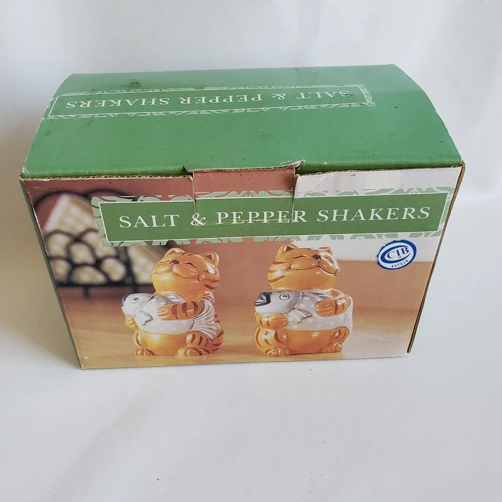Ginger Orange Cat Salt And Pepper Set Stripped Tabby Holding Fish